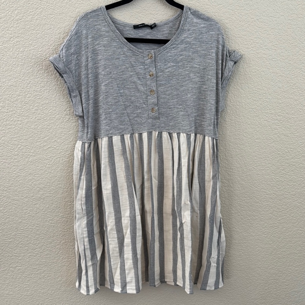 Doe & Rae Light Gray Top